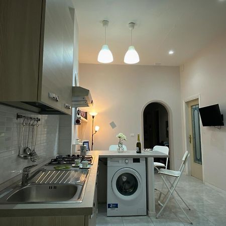 La Casa Al Centro " Vicino Al Centro Storico Di Napoli" Apartment Luaran gambar