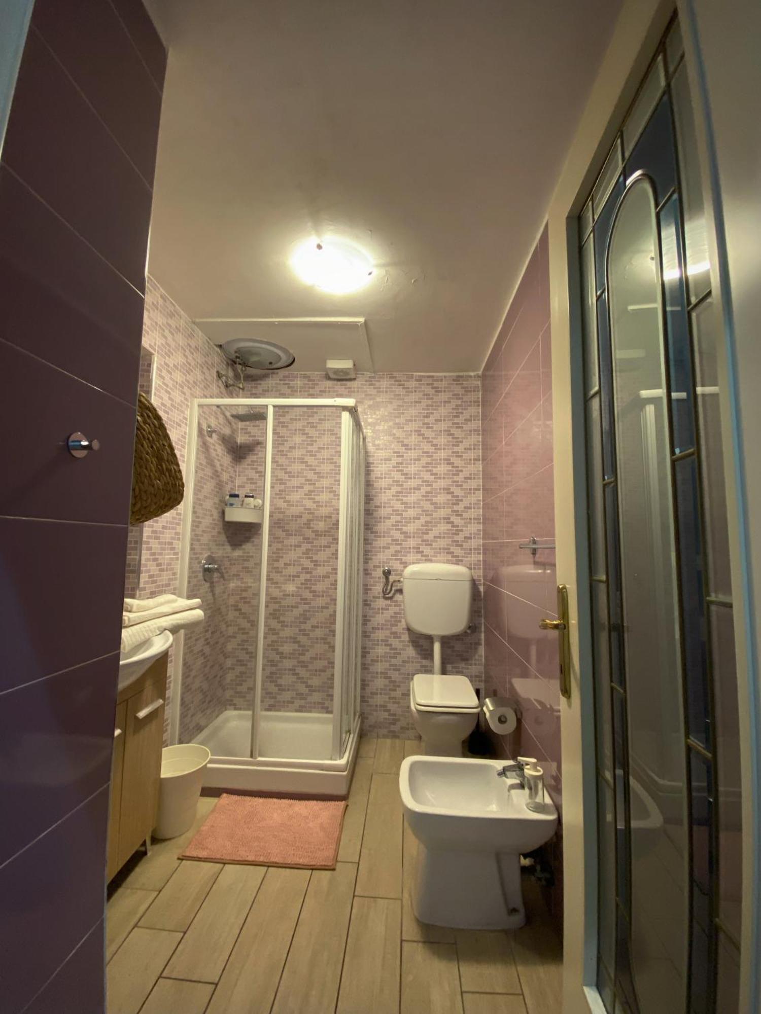 La Casa Al Centro " Vicino Al Centro Storico Di Napoli" Apartment Luaran gambar