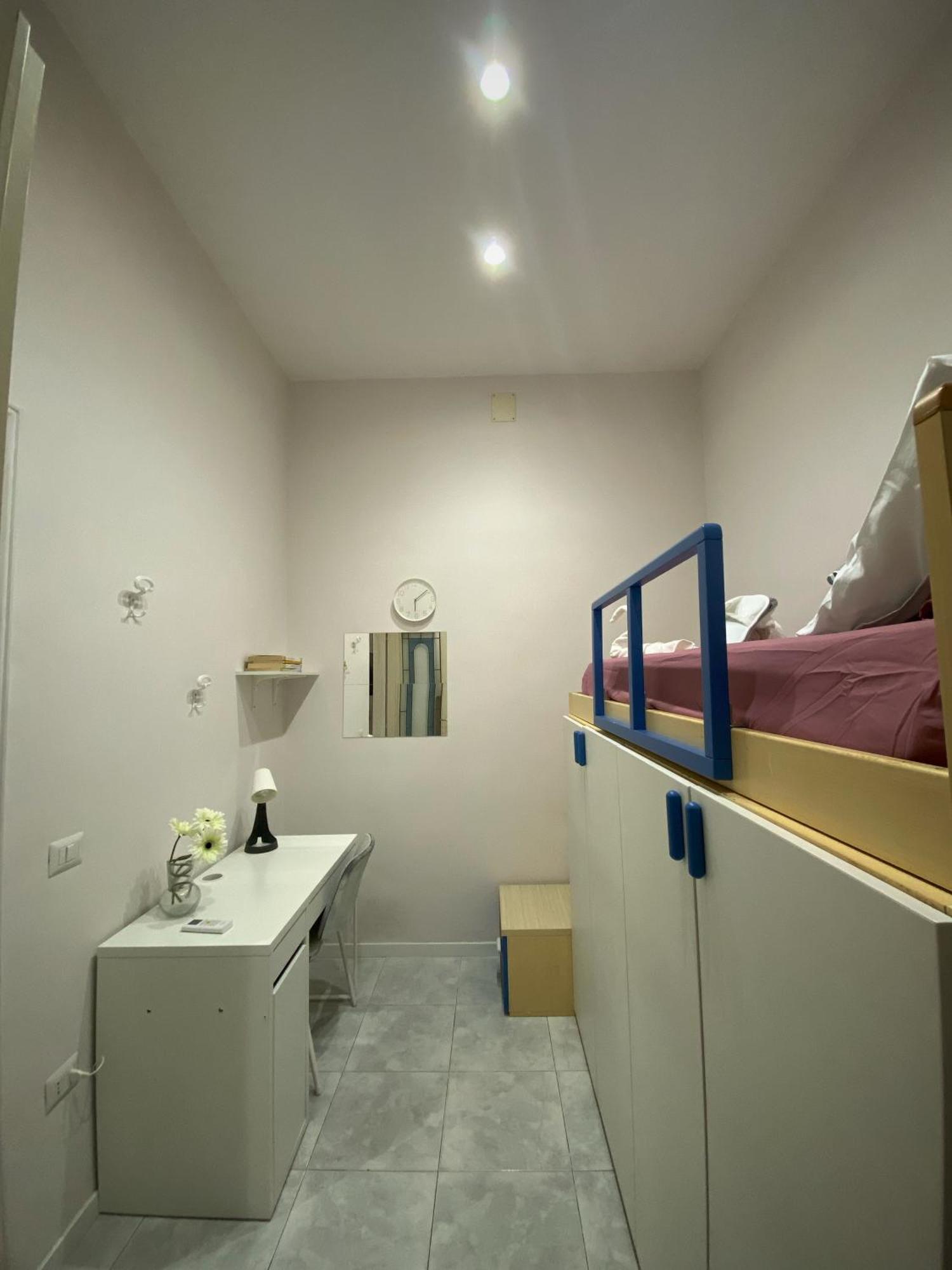 La Casa Al Centro " Vicino Al Centro Storico Di Napoli" Apartment Luaran gambar