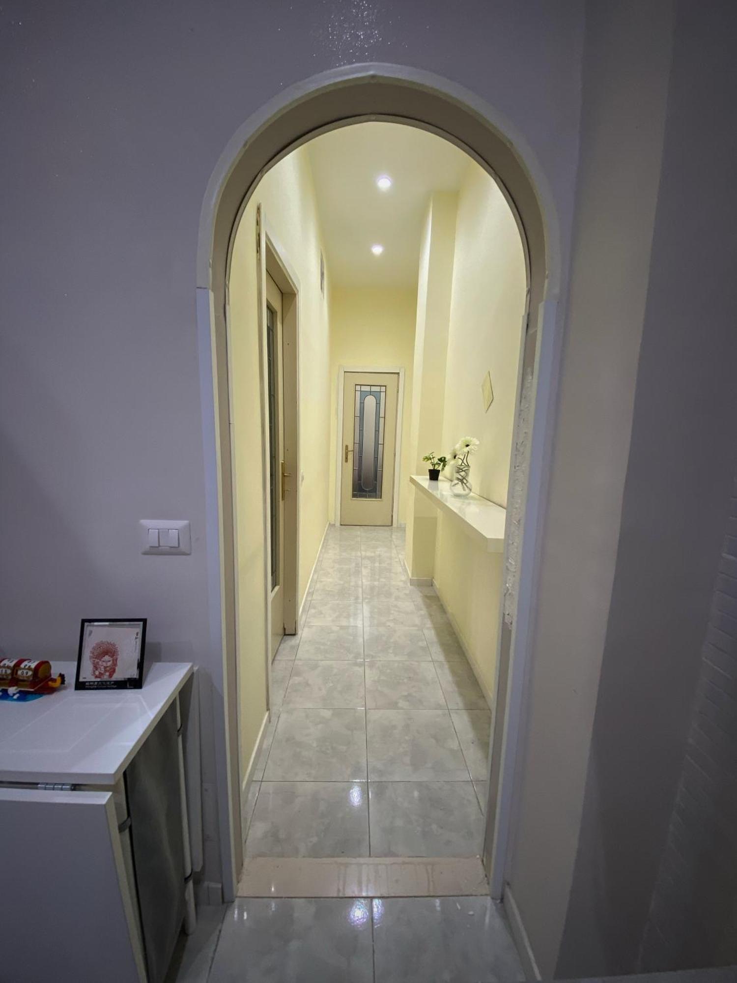 La Casa Al Centro " Vicino Al Centro Storico Di Napoli" Apartment Luaran gambar